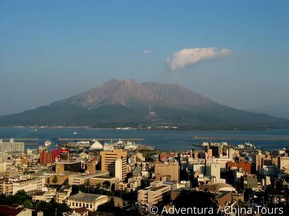 Toulavé Japonsko - China Tours