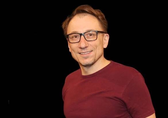 Herec Petr Stach ze Zlaté labutě: Říká o sobě, že je stará duše. Dlouhodobé vztahy mu ale nejdou - Médium.cz
