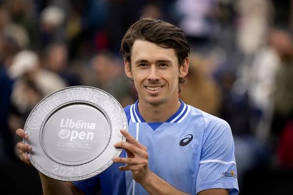 De Minaur v Nizozemsku neztratil ani set. Ve finále smetl Kordu a má druhou trofej z trávy