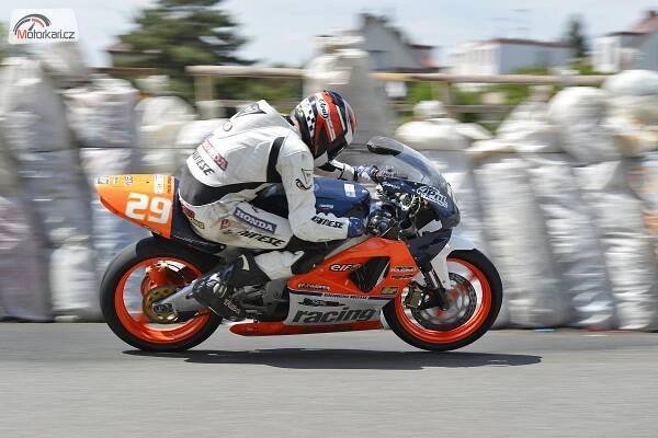 Fotogalerie Zatáčky v Hořicích pohledem Richarda Petřivalského | Motorkáři.cz