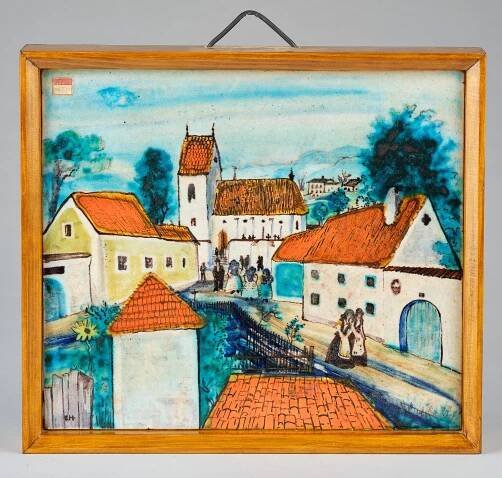 Ernst Huber, a picture plate with figures on the way to church, Schleiss Keramik, Gmunden, after 1926 - Secese a umění 20. století
