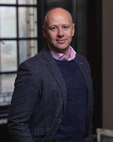 Mark Lewis – Livingston James