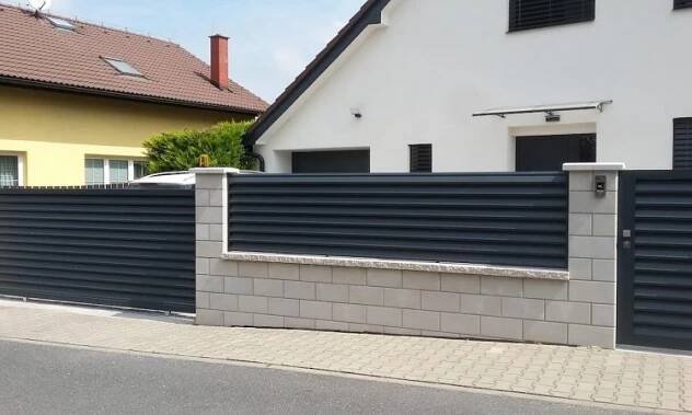 Pojezdové posuvné brány po kolejnici | Sunsystem.cz