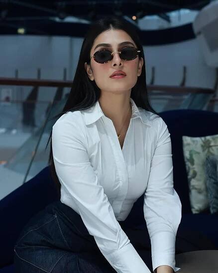 Ayeza Khan Hot Photo