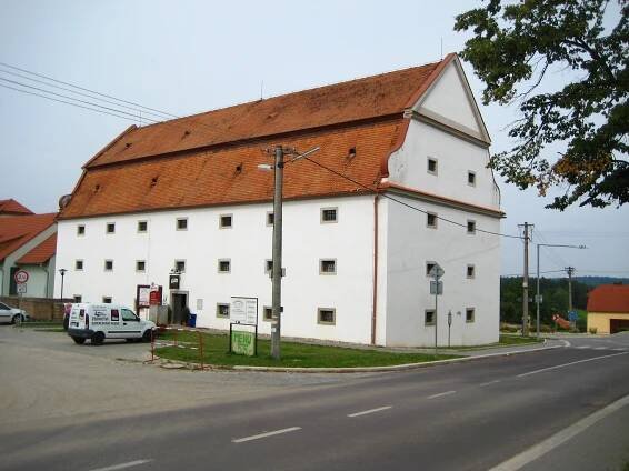 Soubor:Jevišovice, sýpka.JPG – Wikipedie