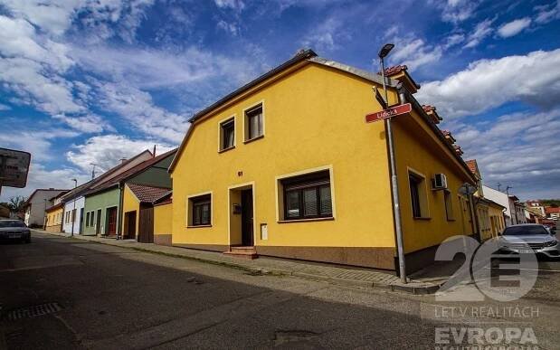 Rodinné domy, Na Jámě, Mikulov, 288 m²