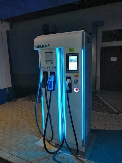 Realizace | Mexis - nabíjecí stanice pro elektromobily