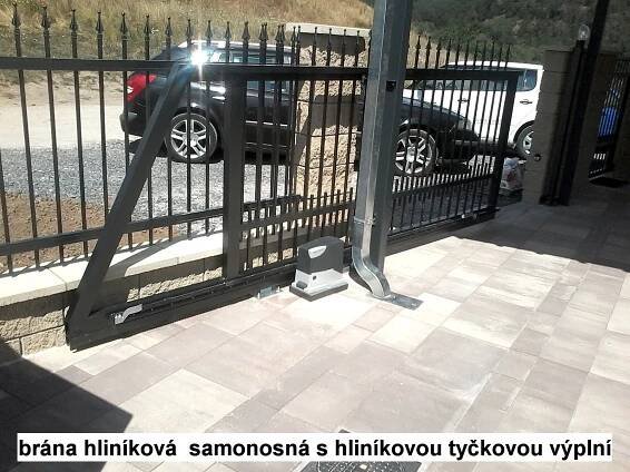 Pojezdové, posuvné brány s tyčkovou výplní | PRONY s.r.o. – parapety, ploty, brány