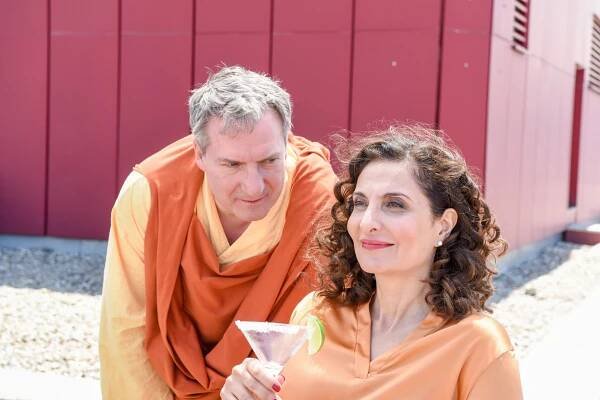 Walking on Sunshine - Episode 6 - Z filmu - Robert Palfrader, Proschat Madani