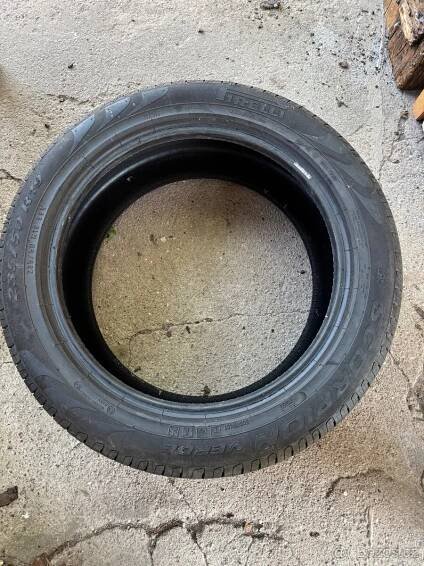 Prodám pneu Pirelli 235/50 R19 Letní - Příbram