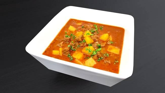 Poctivá gulášová polévka s hovězím masem: Kdo ji ochutná, chce recept