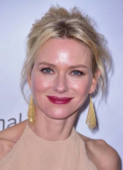 Portrait photo of the actress Naomi Watts