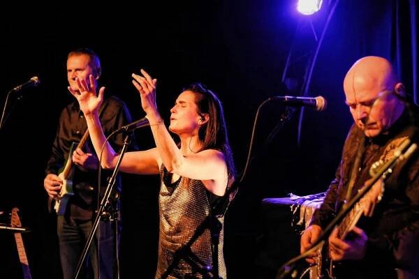 Dunaj rozvlnil své nové vody v olomouckém Jazz Tibet Clubu - musicserver.cz