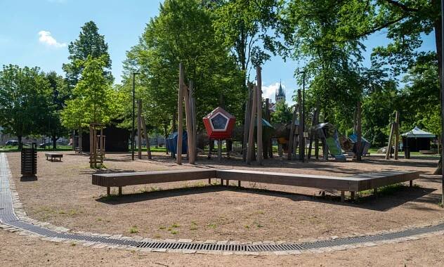 hřiště.cz, s.r.o. - Reference - HUMPOLEC, PARK STROMOVKA 