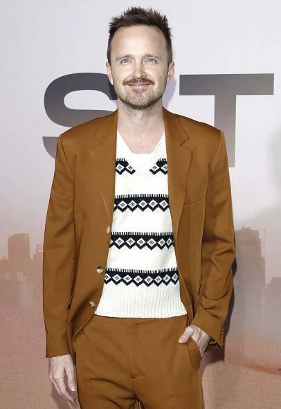 Bob Odenkirk Hospitalized: Aaron Paul, Bryan Cranston, More React