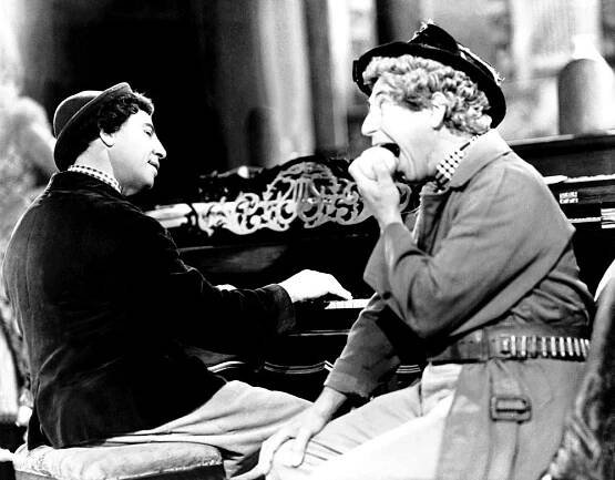 GO WEST, Chico Marx, Harpo Marx, 1940