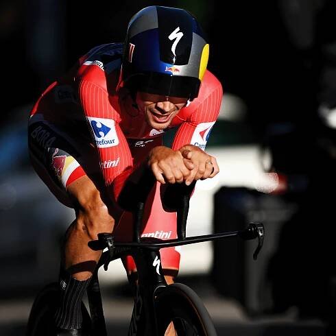 Vuelta a España: Primož Roglič claims fourth GC title as Stefan Küng wins stage 21 time trial