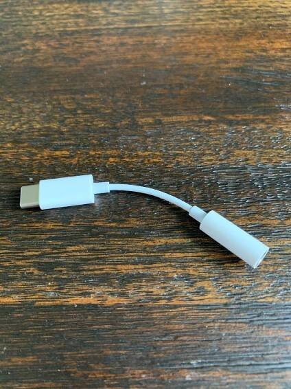 Apple A2049 USB-C to 3.5 mm Headphone Jack Adapter