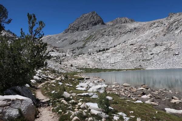 Sierra Nevada: Summer edition – 10. den. John Muir pass, ranní příběh o medvědovi a jak jsme našli RÁJ NA ZEMI - EASY TRAIL