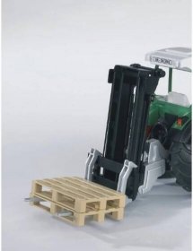 Bruder 02249 Zvedák na palety za traktor 2