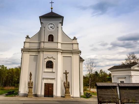 Šikmý kostel (kostel sv. Petra z Alkantary) | Slevomat.cz