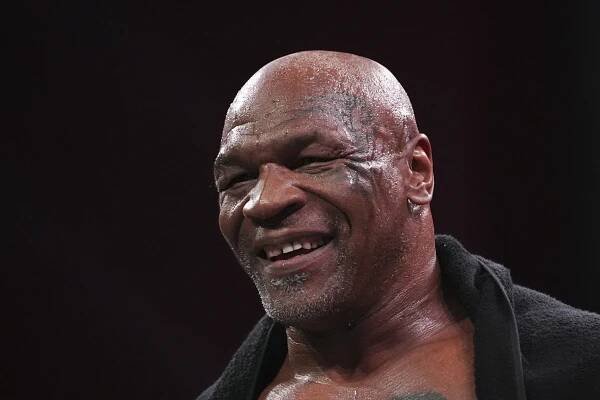 Fans rally behind Mike Tysons choice of Michael Jordan as basketballs ultimate legend