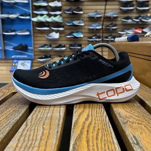 Topo Athletic Mens — Run With Us