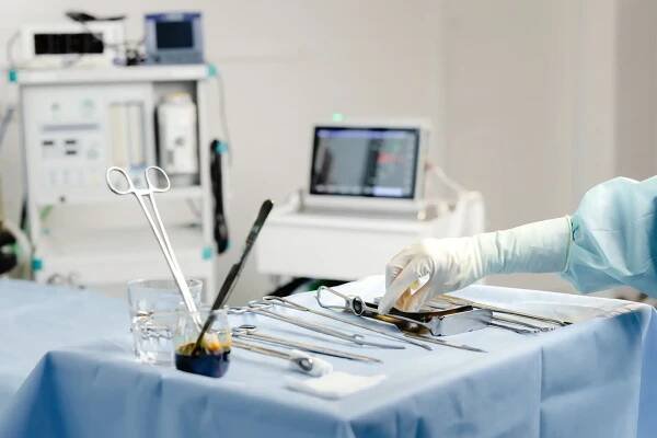 Medical Device Sterilization: Chlorine Dioxide vs Ethylene Oxide
