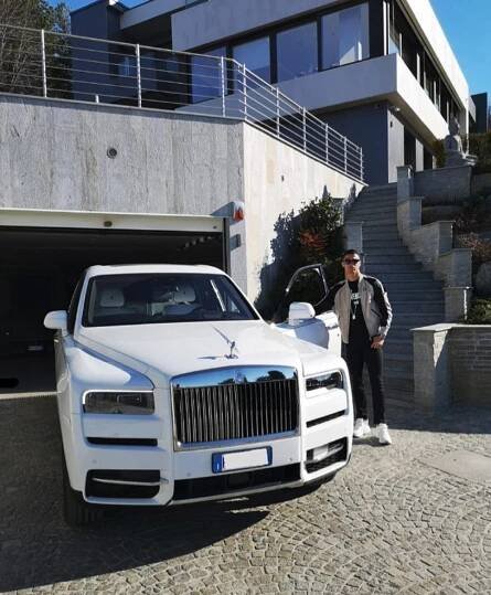 Cars of Cristiano Ronaldo VS Lionel Messi's (Audi, Bugatti Chiron)