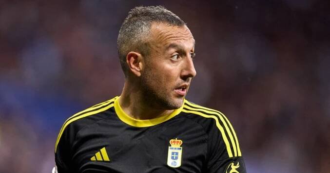 Cazorla bude ve 41 letech hrát LaLigu, veterán prodloužil smlouvu s Realem Oviedo