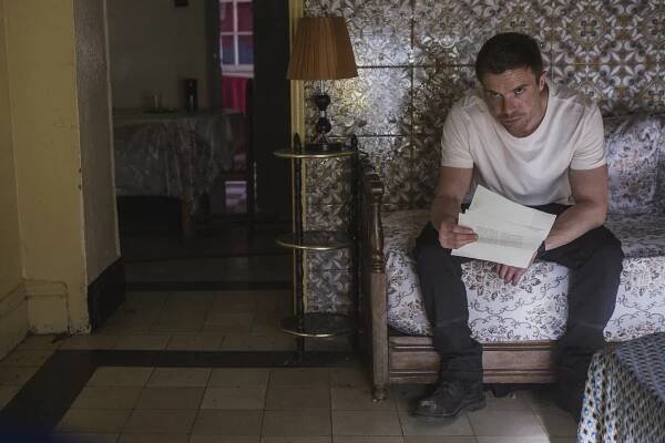Deep State - Season 1 - Old Habits - Z filmu - Joe Dempsie