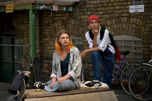 Sinje Irslinger, Lena Mantler - Skejťačky - Z filmu