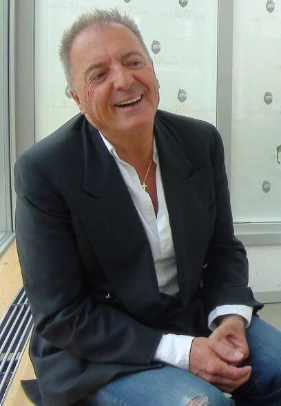 Soubor:Armand Assante Za misli.jpg – Wikipedie