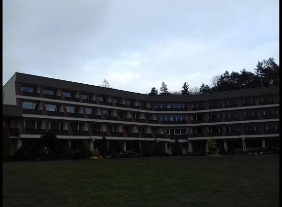AREÁL ZDRAVÍ JZD SLUŠOVICE VE VŠEMINĚ – Architektura 489