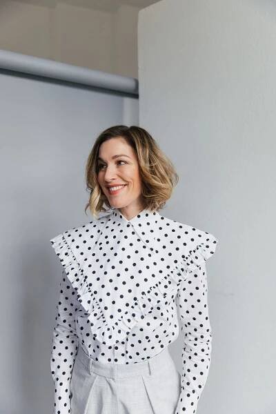 JULIA STINSHOFF · Ida – Public Relations