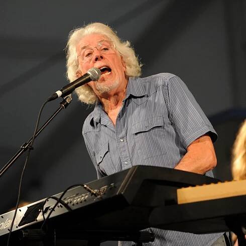 John Mayall, Pioneer of British Blues, Is Dead at 90