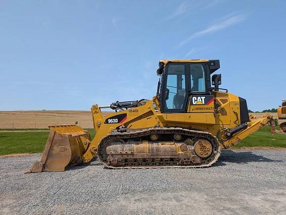 Photo of a 2011 Caterpillar 963D