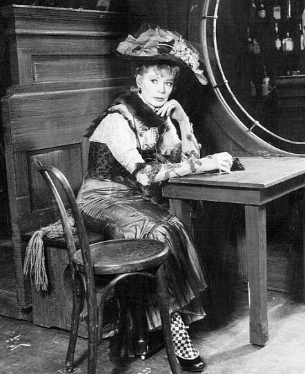 New Girl in Town - Wikipedia