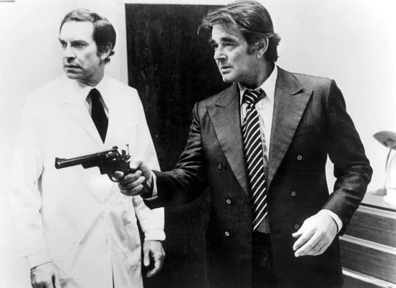 STRANGE SHADOWS IN AN EMPTY ROOM, Martin Landau, Stuart Whitman, 1976