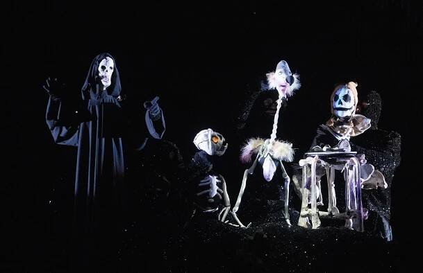 DEAD AS A DODO Wakka Wakka Bone Doctor, Credit Richard Termine