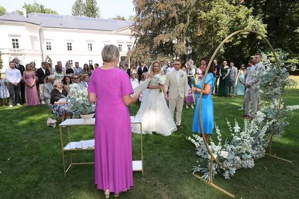 Svatba vnučky režiséra Jána Roháče (†48) Adriany a Tomáše Materny: Vzala si hvězdu Vinařů!