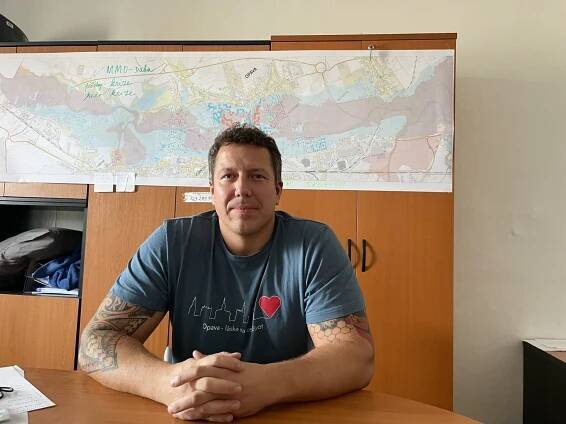 Primátor Navrátil: Řeším následky povodní v terénu, ne povolební vyjednávání