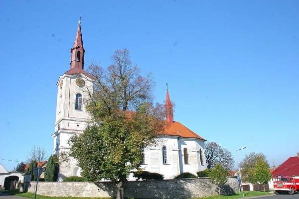 Soubor:Kostel Všech svatých v Dolních Bučicích 03.JPG
