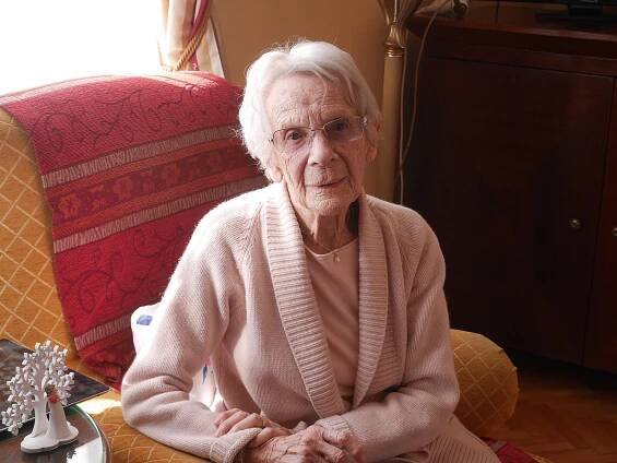 Život šel, jak šel. Vždycky jsem byla vděčná za to, co mě potkalo, říká stoletá herečka Alexandra Myšková