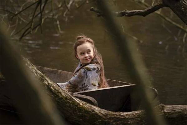 FOTO: Tajemství staré bambitky se vrací. Valentýna Bečková jako malá princezna Johanka. – stránka 17