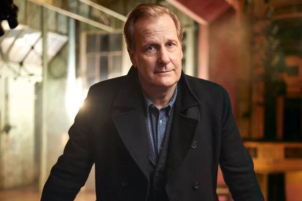 Jeff Daniels Reveals How He Overcame Fear of Filming Scene with a Rattlesnake for Netflix's A Man in Full (Exclusive)