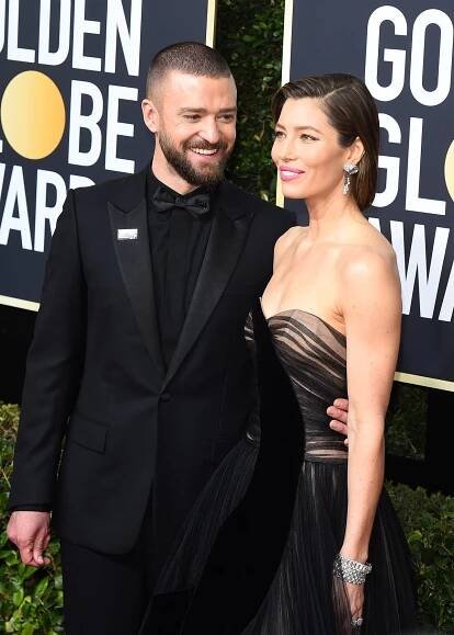 Tohle se manželce asi líbit nebude: Justin Timberlake odložil snubák a svíral ruku filmové kolegyně