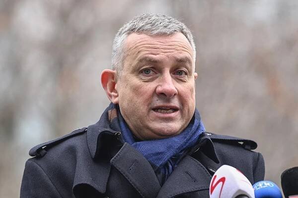 Vládní pomoc čítá 13 kroků, řekl ministr Síkela. Detaily nezveřejnil