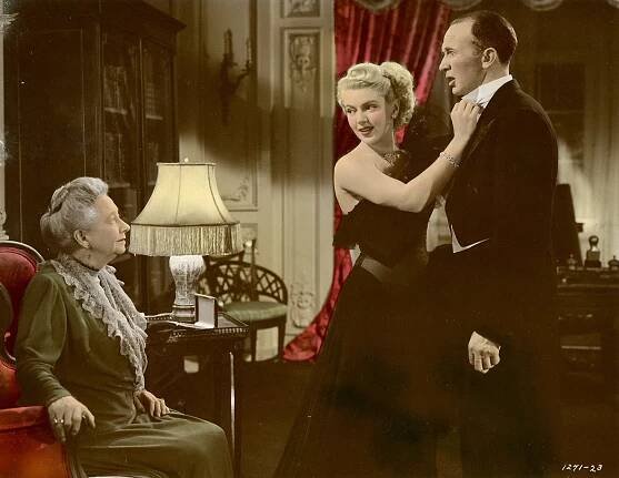 Slightly Dangerous - Z filmu - May Whitty, Lana Turner, Walter Brennan