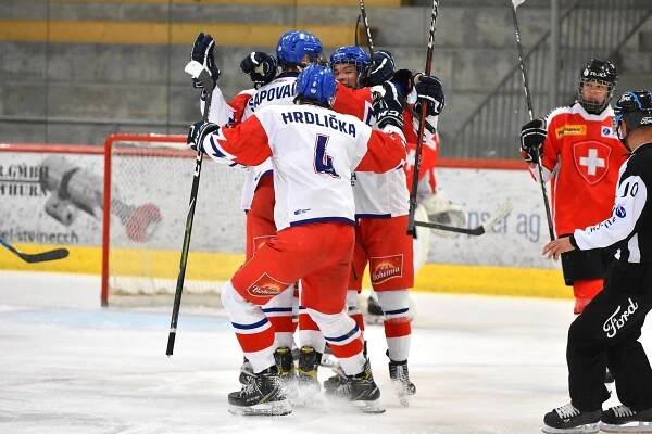 HC Slavia Praha | Reprezentanti Slavíček a Hrdlička zářili proti Švýcarsku
